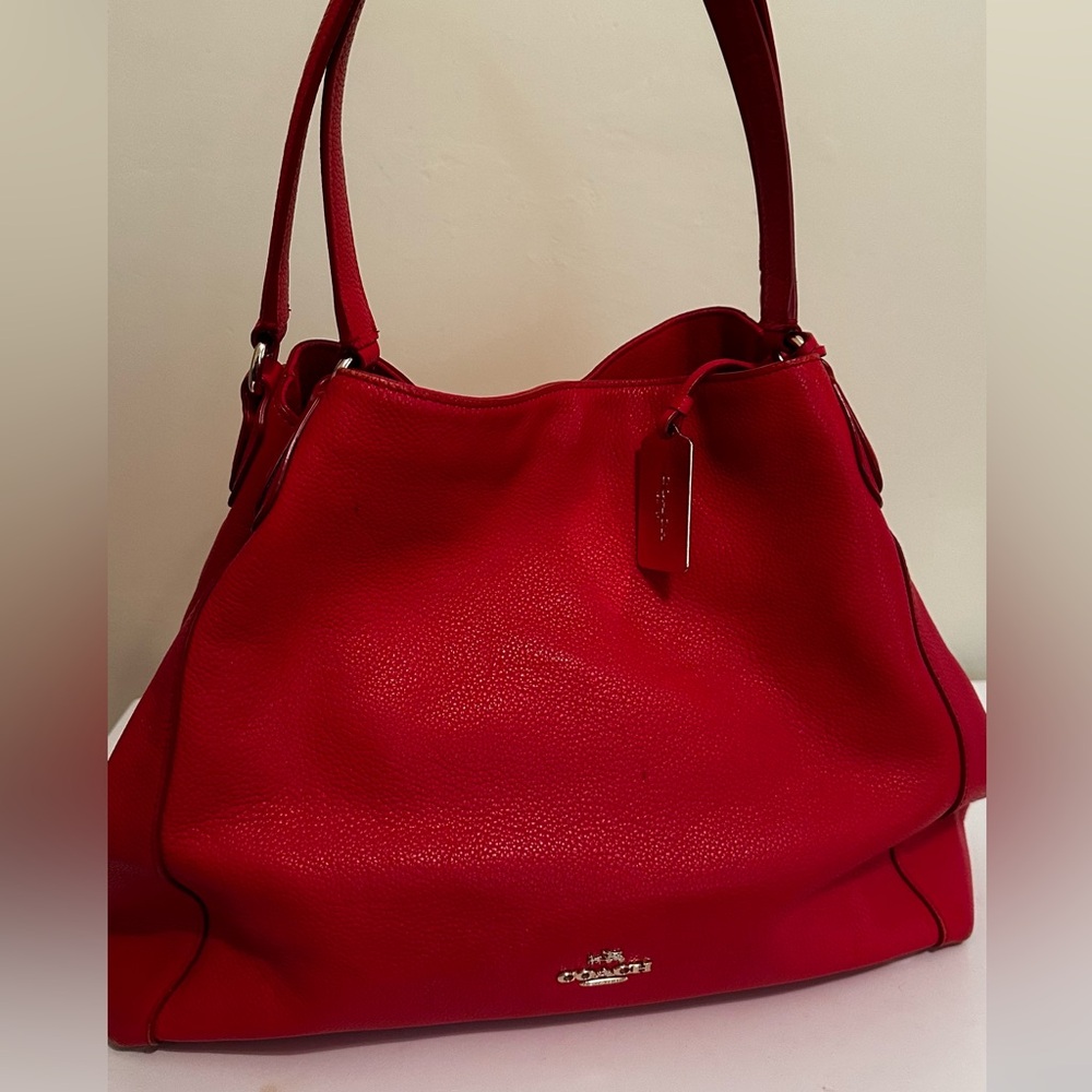 🍒COACH pebbled leather shoulder bag, used